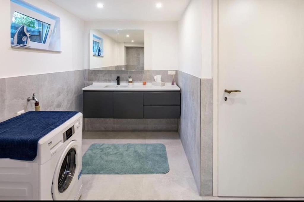 Cityloft Kassel 1 - Zentrale Unterkunft Fuer Gruppen Bis 7 Personen - Parkplatz - Netflix Dış mekan fotoğraf
