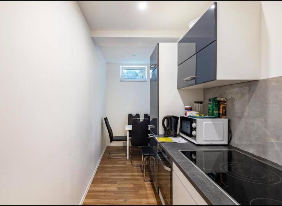Cityloft Kassel 1 - Zentrale Unterkunft Fuer Gruppen Bis 7 Personen - Parkplatz - Netflix Dış mekan fotoğraf